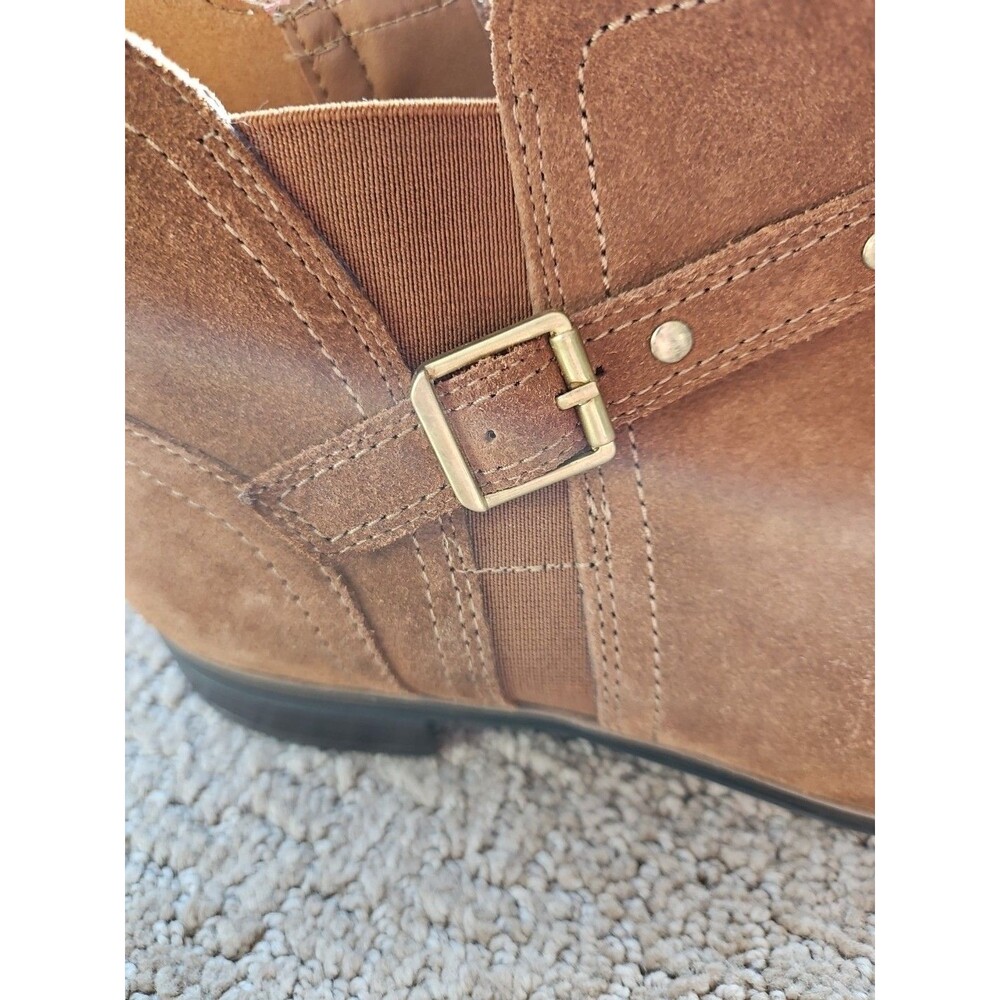 Clarks Trish Brown Strap Suede Chelsea Ankle Boots Sz 9 M NEW - Picture 3 of 9